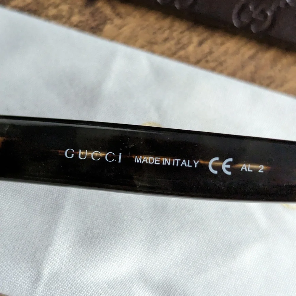 Gucci Sunglasses - Picture 5 of 6
